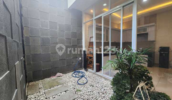 For Sale House in Summarecon Cluster Chyntia 2