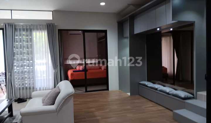 Disewakan Rumah Lux Full Furnished di Cluster Flora Type Freya 2