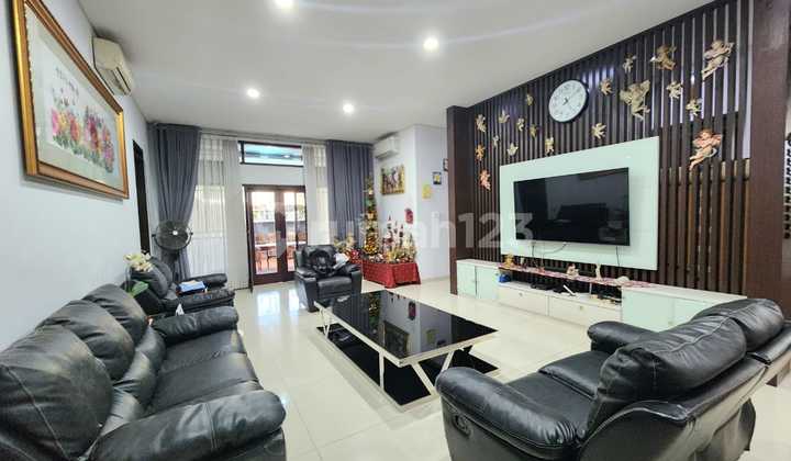 Jual Rumah Mewah di Singgasana Pradana Bandung Jual Rumah Mewah di Singgasana Pradana Bandung