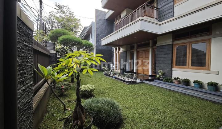 Dijual Rumah Mewah di Mekar Wangi