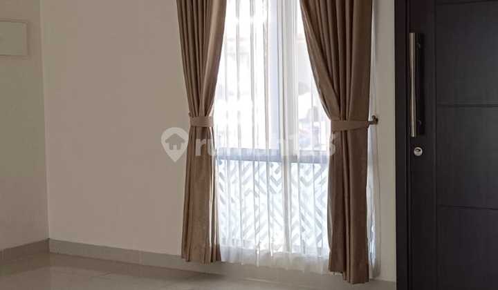 Disewakan Rumah Semi Furnished di Podomoro 2