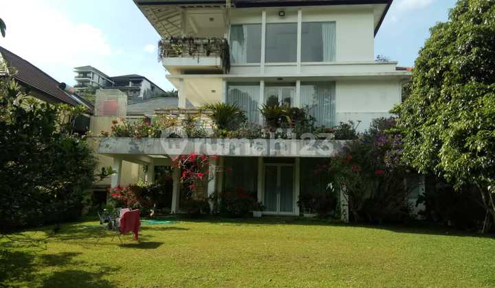 For Sale: Residential House/ Villa Dago Pakar