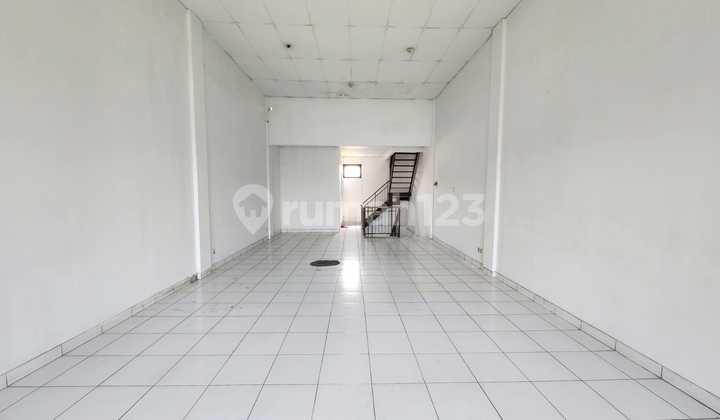 Mainroad Shop for Rent in Mekar Wangi 3 Floors