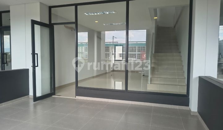 For Rent: New Strategic 3-Story Shop in Saphire Commercial Summa