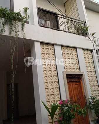 3-Story House with Relaxing Rooftop and 4x2 Pool 2