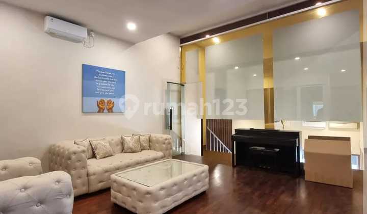 For Rent: 2-Story Shop House Near Airport, 5-Year Lease Term 2