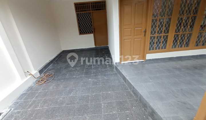 Rent a Ready-to-Occupy House in Puloasem, East Jakarta