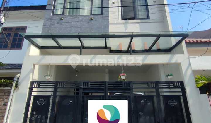 Dijual Cantik dan siap huni Rumah Minimalis Modern di Pulo Asem