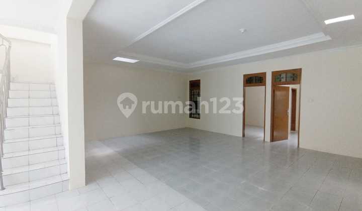 Ready-to-Occupy Rental House with AC, 1 Carport and Garage available in Pulo Asem, East Jakarta