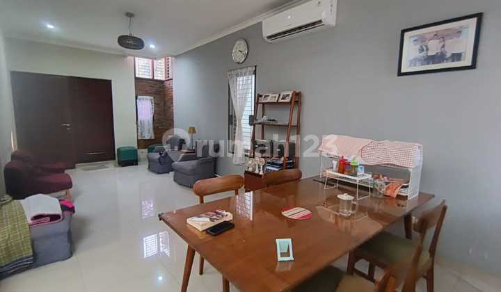 2-Story Rental House 5 Bedrooms 6 Bathrooms South Jakarta Cilandak 2