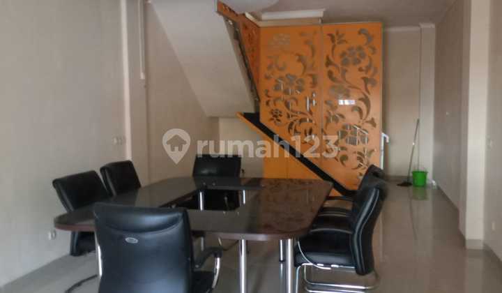 Ruko Siap Pakai 3 Lantai Cocok Buat Office di Bekasi Selatan Ruko Siap Pakai 3 Lantai Cocok Buat Office di Bekasi Selatan