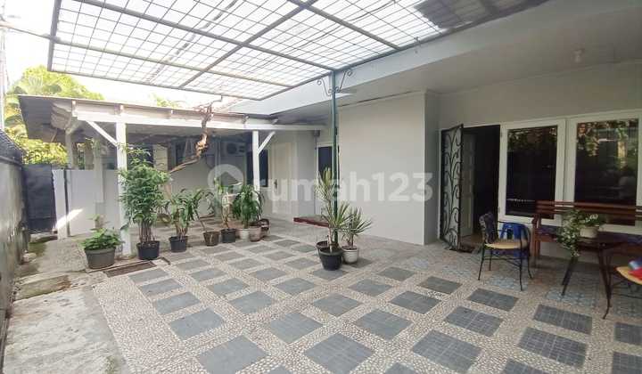 Disewakan Rumah cantik dan luas di Kayu Putih 2