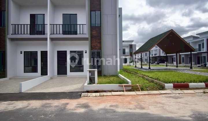 Grand Mansion Hook Samping Taman Fasum Hadap Utara