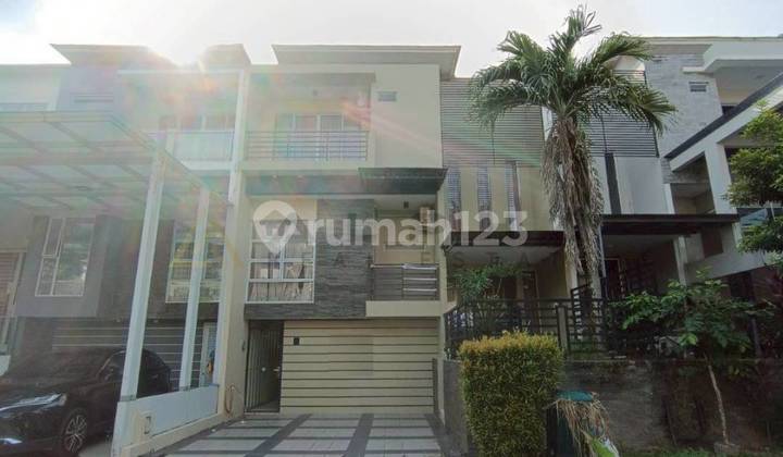 House Needs Minimal Renovation Furnished Batam Centre, Batam HGB