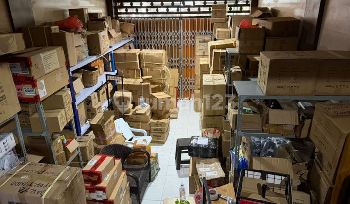 Strategic 3-Storey Shophouse in Buana Kubu Denpasar 2