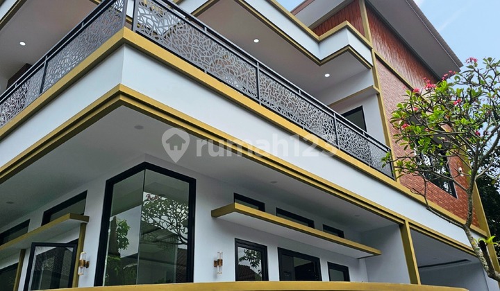 Modern Classic Contemporary Luxury House in Kencana Loka BSD Modern Classic Contemporary Luxury House in Kencana Loka BSD