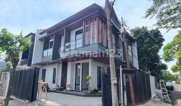 Rumah Mewah Siap Huni Posisi Hoek Lokasi Strategis di Griya Loka Bsd City Rumah Mewah Siap Huni Posisi Hoek Lokasi Strategis di Griya Loka Bsd City