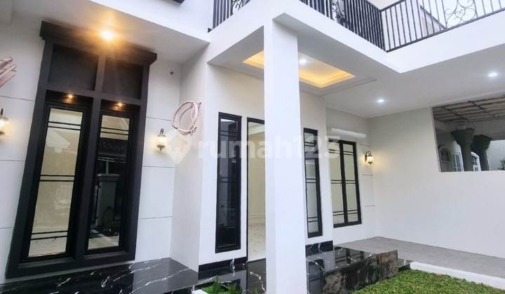 Beautiful New House in Kencana Loka, Taman Chrysant - BSD 2