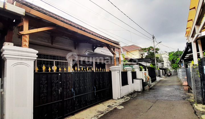 Disewa Rumah Tebet 2 Lantai di Strategis Tebet: Bebas Banjir, SHM, 1 Km ke Tol, KRL &Lrt! 2