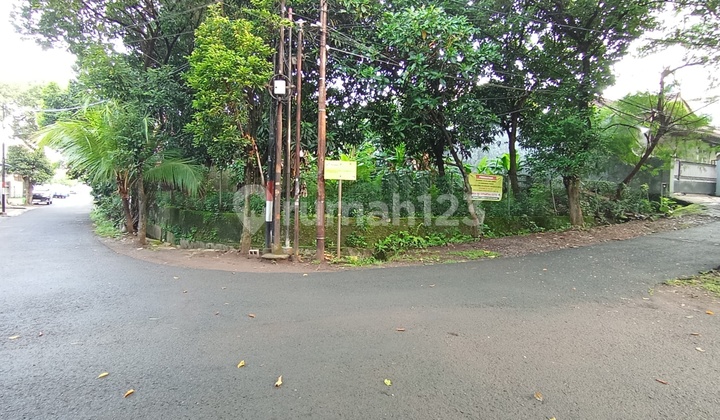 Land for Sale in Hoek Complex, Kavling DKI, Pondok Kelapa, East Jakarta, with a Green, Beautiful, Safe, Comfortable Environment, SHM (Certificate of Ownership), Wide Road for 3 Cars, Easy Access to 3 Highways, Close to LRT, KRL, and Transjakarta Land for Sale in Hoek Complex, Kavling DKI, Pondok Kelapa, East Jakarta, with a Green, Beautiful, Safe, Comfortable Environment, SHM (Certificate of Ownership), Wide Road for 3 Cars, Easy Access to 3 Highways, Close to LRT, KRL, and Transjakarta