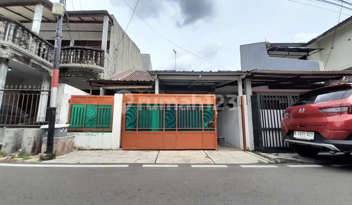 Dijual Rumah Bagus di Pondok Kelapa Jakarta Timur, dengan Lingkungan Asri, Aman, Nyaman, SHM, Jalan Lebar 2 Mobil, 3 Akses Tol Akses Tol dan Bebas Banjir Dijual Rumah Bagus di Pondok Kelapa Jakarta Timur, dengan Lingkungan Asri, Aman, Nyaman, SHM, Jalan Lebar 2 Mobil, 3 Akses Tol Akses Tol dan Bebas Banjir