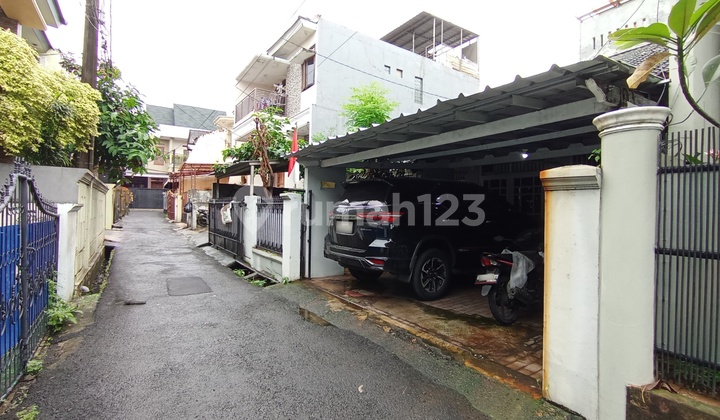 Rare Item! Rumah Asri 180M2 Pondok Kelapa: Bebas Banjir, SHM, Akses 3 Tol & Zona Sekolah Favorit!