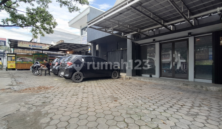 Rare! 2-Story Shop House in Strategic Tebet South Jakarta Area - Freehold Certificate, Flood-Free, Move-in Ready, Close to Toll Road & Station 2