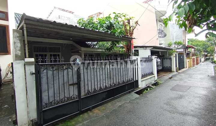 Rare Item! Rumah Asri 180M2 Pondok Kelapa: Bebas Banjir, SHM, Akses 3 Tol & Zona Sekolah Favorit! 2