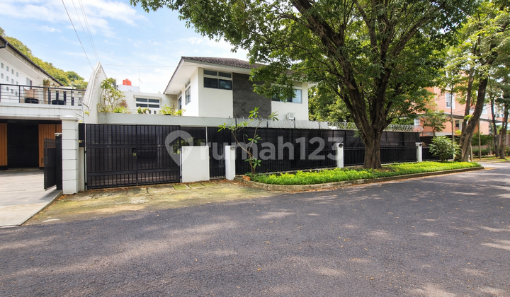 Luxury House For Rent Dukuh Patra 450M² - Private Pool, Near Kuningan, Ideal For Expat & Diplomat