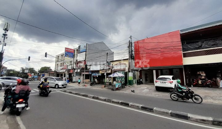 For Sale: Nice 247 m2 Shop House with SHM, Busy Route Near Perumnas Klender Market, East Jakarta 2