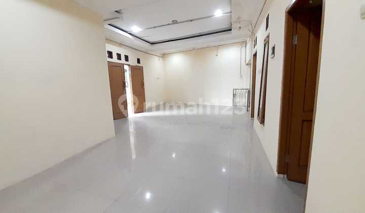 Strategic 2-Storey Shop House in Ciracas Business District: Steps Away from LRT &amp; Toll Road, Freehold Title, Flood-Free &amp; 3-Car Access - Move-in Ready! 2