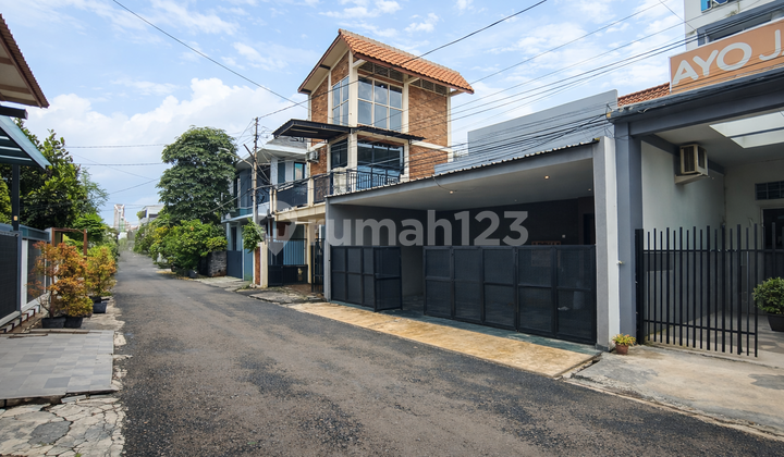 Kantor Eksklusif Tebet Jakarta Selatan 145M² Siap Pakai! Dekat Stasiun, LRT & Tol - Bebas Banjir