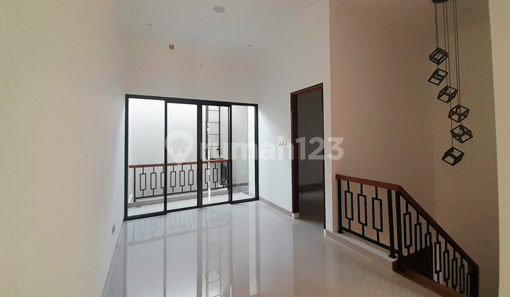 Quiet Residence in Pondok Kelapa - 2-Story House, SHM, Ready to Occupy, Close to 3 Toll Accesses, Flood-Free! 2