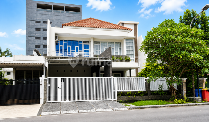 For Rent: New Elegant Minimalist Style 2-Story House Ready to Occupancy Near Toll Access, Close to Supermarket, International School, and LRT Station in Duren Sawit, East Jakarta.