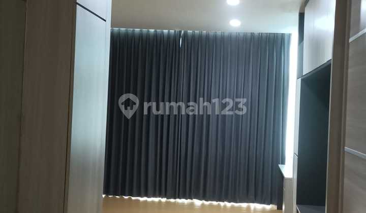 Strategic 4+ Story Shop House in Newtown Area 2