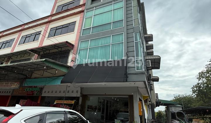 For Sale: 4-Storey Hook-Type Shop House Ready for Occupancy in Nagoya Newton 2