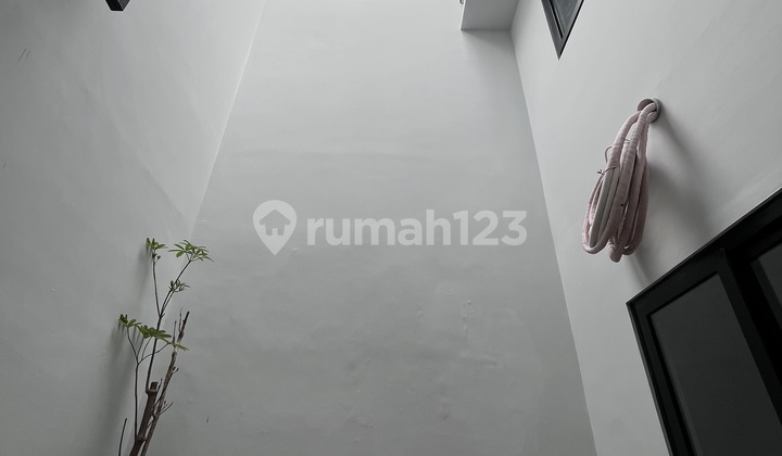 Rumah 2 Lantai Cocok untuk Keluarga Baru 2