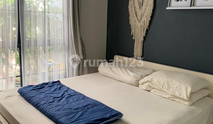 For Sale 2-Story Semi-Furnished House in Hazel Cluster, Banjar Wijaya  
Land Area: 126m²  
Building Area: 82m²  
Floors: 2 Stories  
Bedrooms: 3  
Bathrooms: 2  
Electricity: 2200 WATT  
Carport: 1  
Certificate: PPJB ready for AJB  
Empty/Furnished: semi-furnished 2