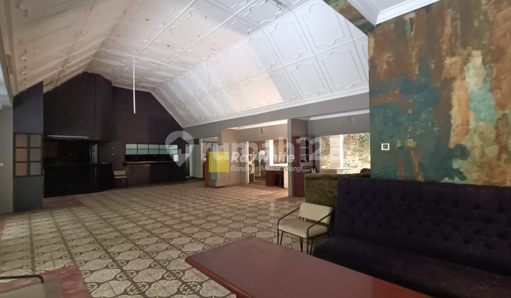 Rumah / Ruang Usaha Strategis Sayap Dago