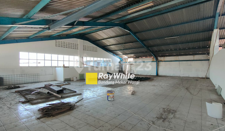 New Warehouse and Office Renovation on Sudirman Main Road Towards Cibeureum New Warehouse and Office Renovation on Sudirman Main Road Towards Cibeureum