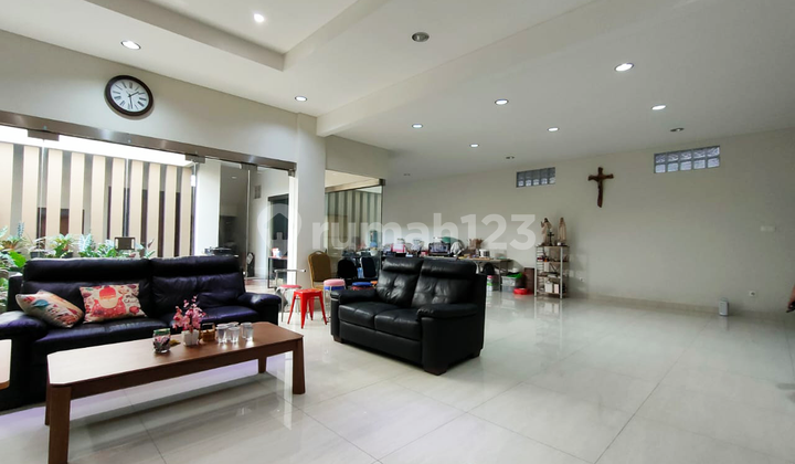 Rumah Mewah dan Siap Huni di Taman Kopo Indah 2 Bandung Rumah Mewah dan Siap Huni di Taman Kopo Indah 2 Bandung