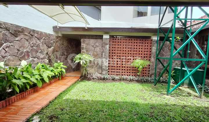 Rumah di Sayap Dago Diponegoro Bandung 2