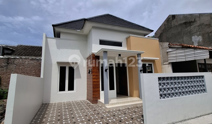 Ready-to-Occupy House Sambiroto - Tembalang 2