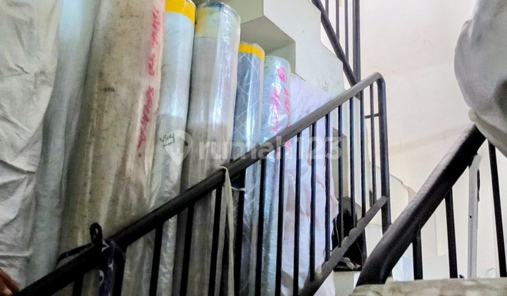 3.5-Story Shophouse in Kebayoran Lama Shopping Center 2