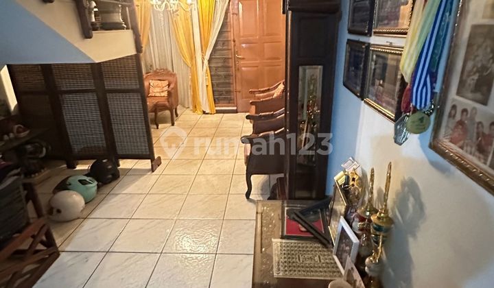 Rumah Berlokasi Strategis, Dekat Tempat Perbelanjaan, Kantor, Tempat Usaha, Halte Transjakarta 2