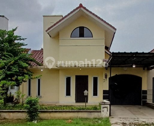 House in a Serene and Green Environment House in a Serene and Green Environment