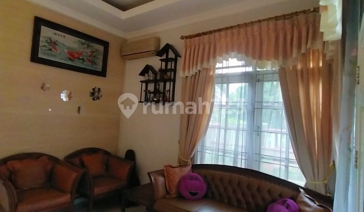 For Sale Front Garden House Strategic Location