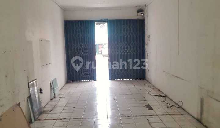 Roadside Shophouse in Pondok Kelapa - Promising Business Opportunity! 2