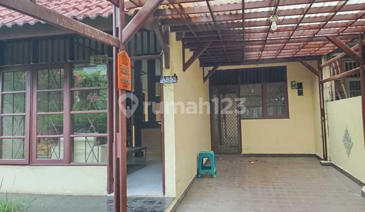 Rumah Sewa Semi Furnished di Kemang Pratama - Nyaman & Siap Huni