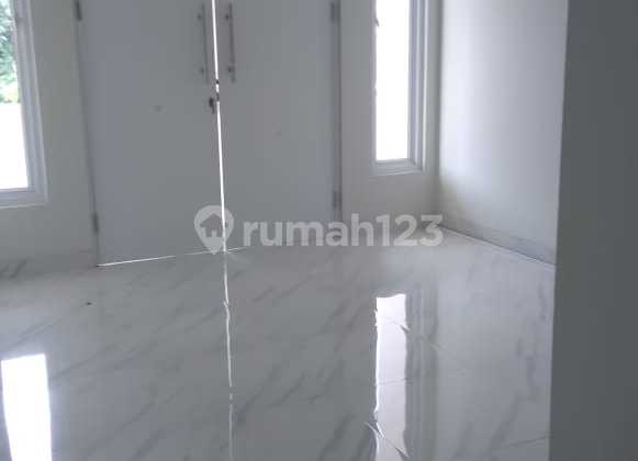 Large & Spacious House in Taman Modern Cakung - 3 Car Carport, Many Bedrooms 2